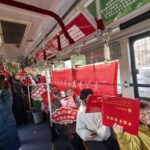 包头“新华书香号”：流动车厢载书香日常出行变“文化之旅”