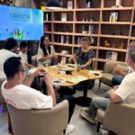 巴彦淖尔市新华书店同馨书苑携手沐心心理工作室开展团建活动