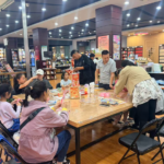 书香润中秋 巧手制花灯—通辽市新华书店开展中秋古风手作活动